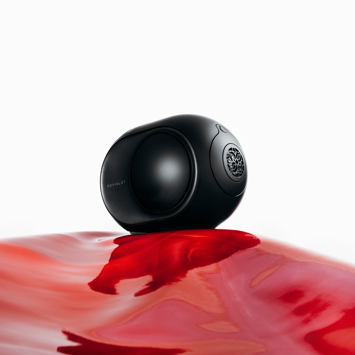 DEVIALET's tweet image. There’s a pulse in everything—wait until the woofers kick in.

Perceive the imperceptible with Devialet Phantom.

devialet.com/phantom-speake…

#Devialet #DevialetPhantom