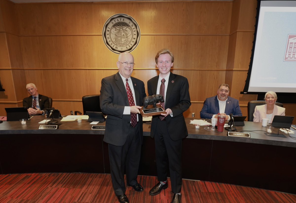 Bradley Cooper tweet media