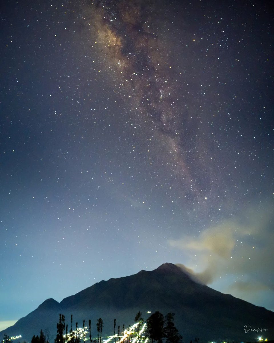 Milkyway bersama Merapi 

Lokasi Foto : Selo,Boyolali 

(deamro_)