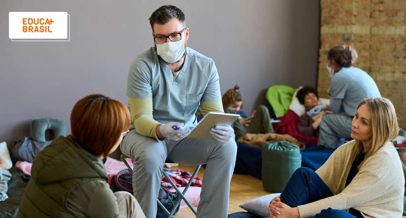 EducaMaisBrasil's tweet image. Após as enchentes no #RioGrandedoSul, organizações como a Sociedade Brasileira de Psicanálise de Porto Alegre e o #SOSSaúde oferecem apoio psicológico.  Cursos rápidos da #PUCRS e CRPRS e materiais do #TelePSI auxiliam no suporte emocional. 💙
Saiba + tinyurl.com/yturyr4j