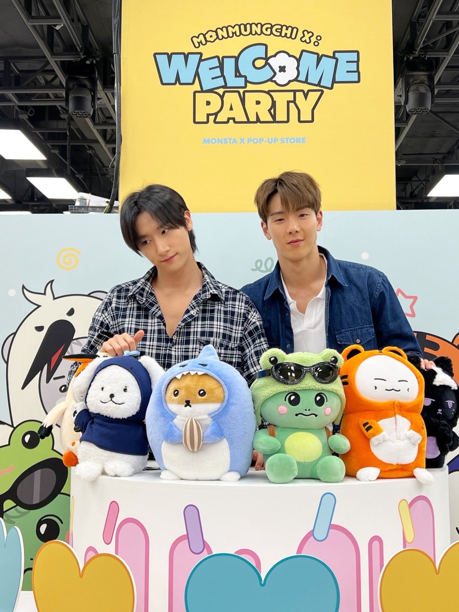 OfficialMONSTAX's tweet image. 📸
240510 #몬스타엑스 #셔누 #IM
𝐌𝐎𝐍𝐒𝐓𝐀 𝐗 X 𝗠𝗢𝗡𝗠𝗨𝗡𝗚𝗖𝗛𝗜 𝗫 
: 𝙒𝙀𝙇𝘾𝙊𝙈𝙀 𝙋𝘼𝙍𝙏𝙔🎉🎂
 
몬스타엑스와 몬뭉치엑스 멤버들의
첫 만남을 공개합니다 🥰

#SHOWNU #아이엠
#MONSTA_X #MONSTAX 
#몬뭉치엑스
#MONSTAX_POPUP
#MONMUNGCHIX_WELCOMEPARTY