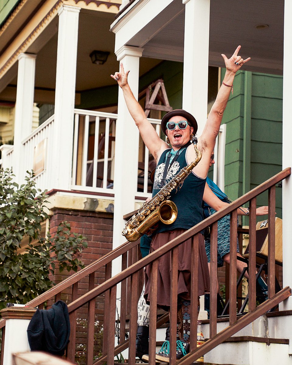 A Somerville staple since 2011: It’s #Porchfest!

Happening tomorrow (5/11) from 12-6pm, Porchfest is a celebration of playing and listening to live music across the city of #Somerville. 

#KeepPorchfestPositive