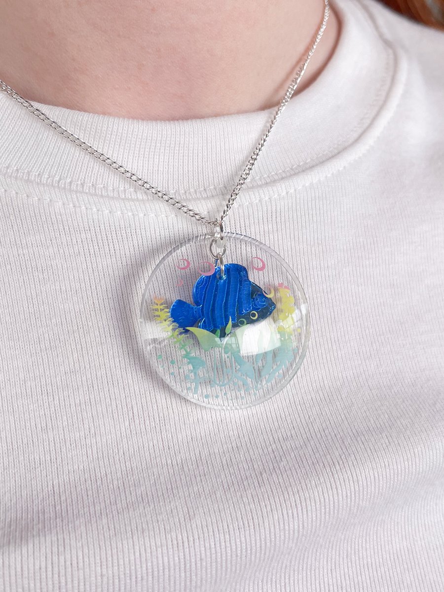 Darling it's better, down where it's wetter: dive in with our Fish Tank Pendant: bit.ly/4dAO7uh🐟