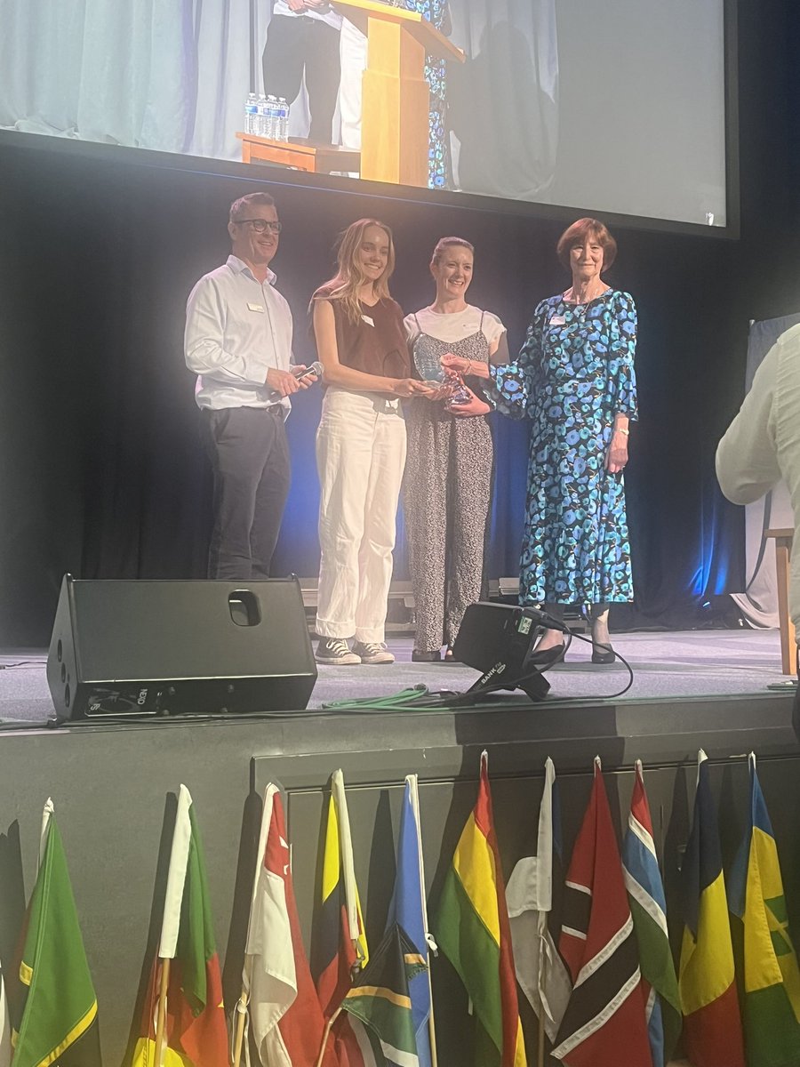 Huge congratulations to the Owls Team <a href="/Leeds_Childrens/">Leeds Children's Hospital</a> on WINNING one of the Patient Safety awards in <a href="/LeedsHospitals/">Leeds Teaching Hospitals</a> for Patient Involvement in Safety 🌟 🙌🏻 @LauraWhelanHON <a href="/AnnaDenniss/">Anna Denniss</a>