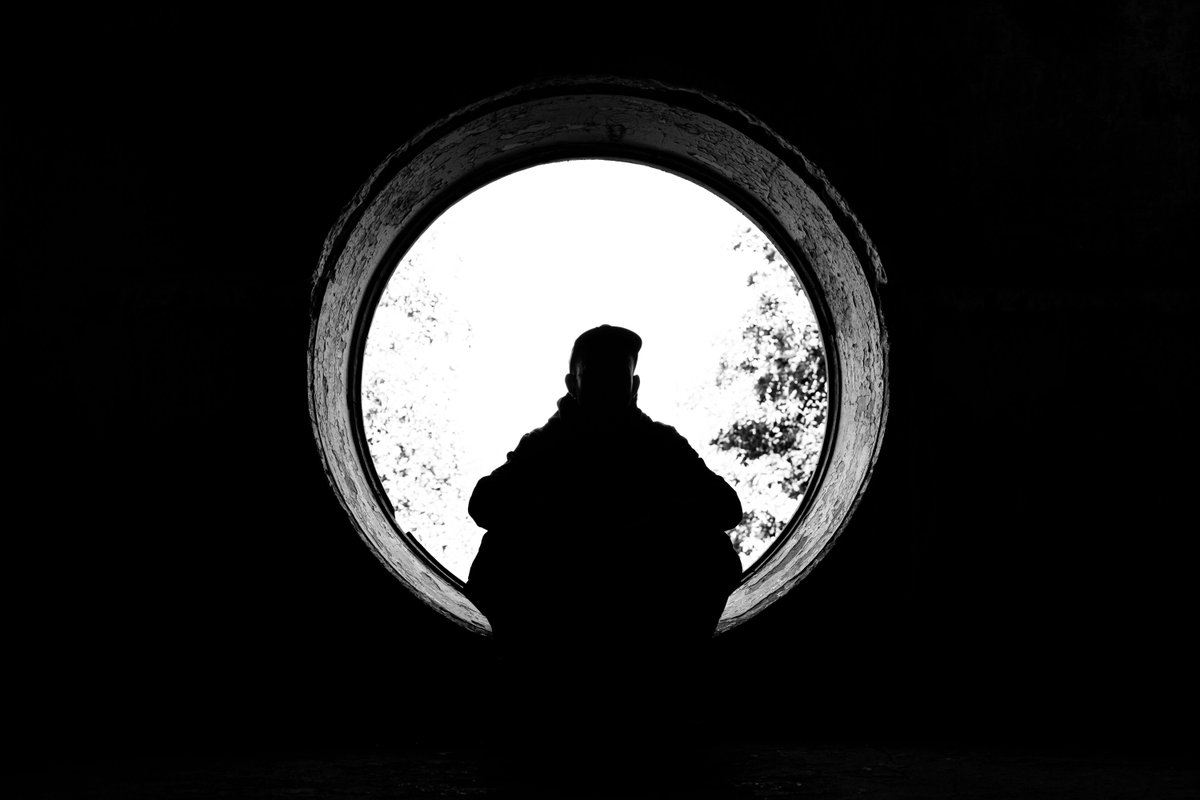 asksixa's tweet photo. silhouette 

#blackandwhite https://t.co/dJEUgvOeNC