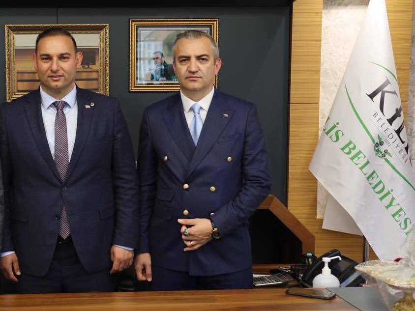 CHP'li Kilis Belediye Başkanı Hakan Bilecen, eniştesi Atila Yıldırım’ı Belediye Başkan Yardımcısı olarak atadı.