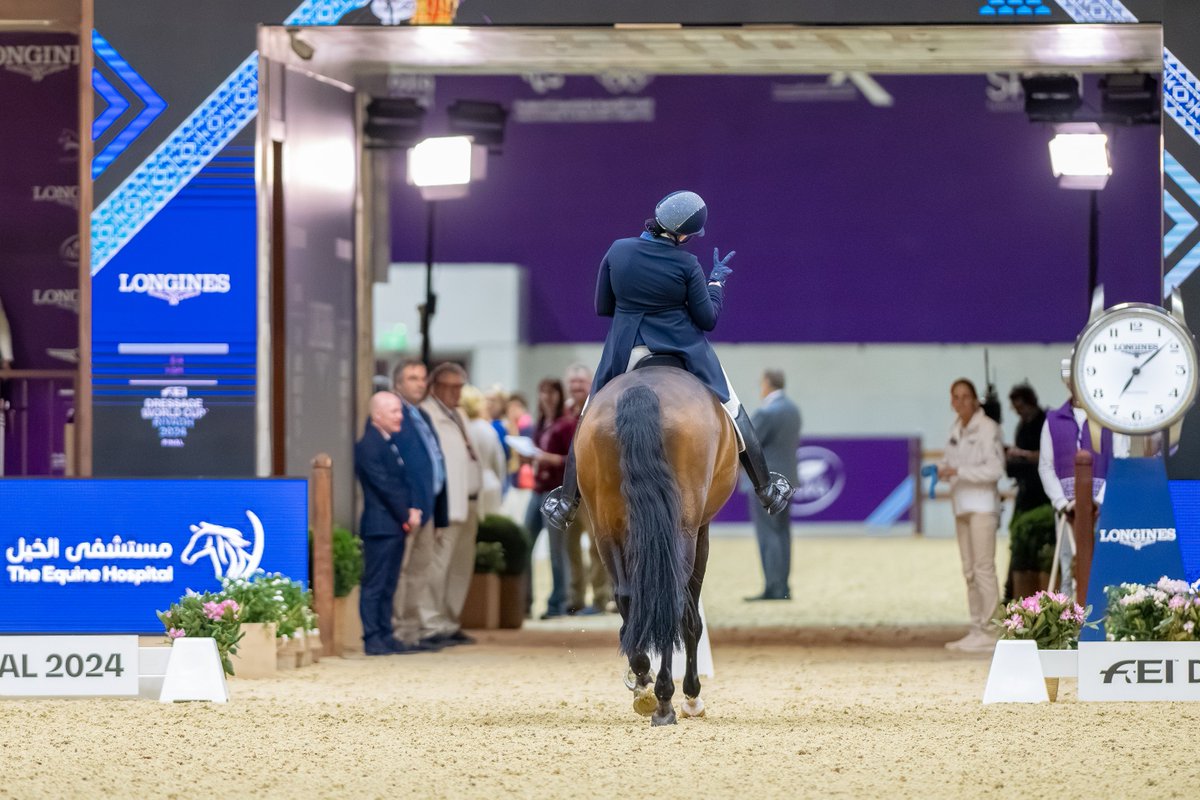Peace out. The weekend is here! ✌️🎉

Anyone else looking forward to spending the next 48 hours at the barn? 🙋‍♀️

Let us know your horsey plans in the comments below! 🐴

📸 ©FEI/ Benjamin Clark

#FridayFeeling #FinallyTheWeekend #FEIDressageWorldCup #FEIDressage #Riyadh2024