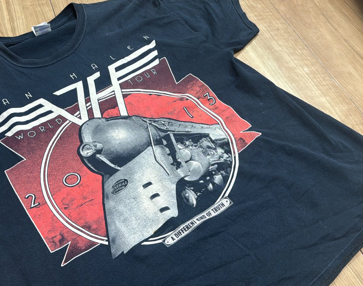 kaji_mana's tweet photo. 本日のトレーニング用ロックT
#VanHalen
#ADifferentKindOfTruth
#DavidLeeRoth
#EdwardVanHalen
#AlexVanHalen
#WolfgangVanHalen https://t.co/mHmOiXHWC0