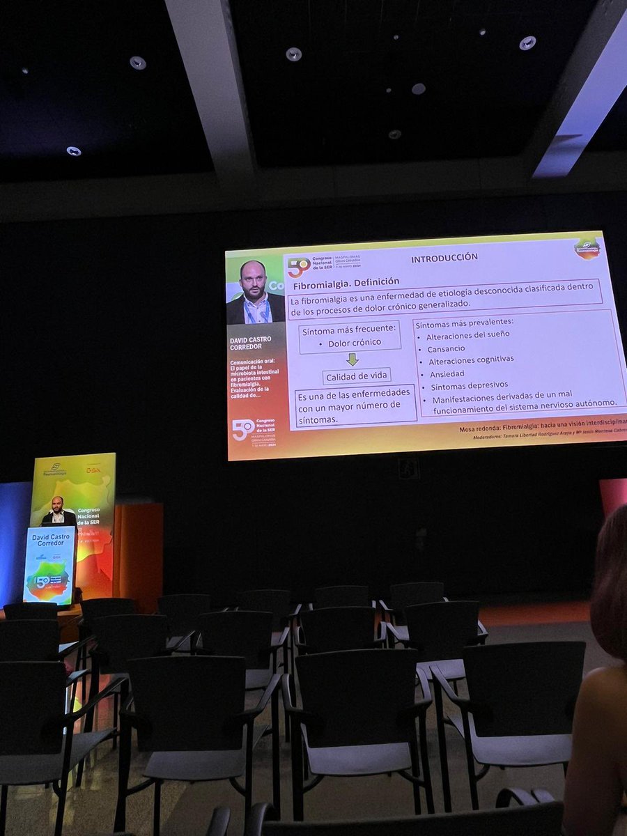 Reuma_HGUCR's tweet photo. Mañana productiva de actividad científica por nuestro servicio. 
- Charla sobre dolor regional complejo
- Comunicación oral sobre microbiota intestinal y fibromialgia 
- Póster sobre Inteligencia Artificial en fármacos biológicos
- Foto de familia https://t.co/yQ2ToFjg0l