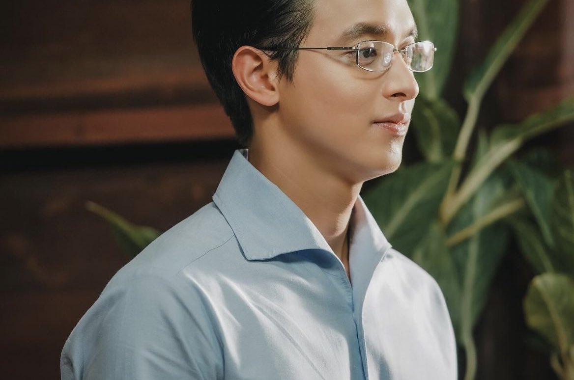 tuuugpnn's tweet photo. เจมส์จิ แสดงบทชายภัทรในวัย 18 ปี
Vs
เจมส์จิ แสดงบทชายภัทรในวัย 30 ปี

หล่อไม่เปลี่ยนเลย เวลาทำอะไรพี่แกไม่ได้ค่าาา พออายุจริงตรงกับตัวละครแล้วเสน่ห์ยิ่งพุ่งกระฉูดอะ แบบ 101010 ฮรื่อออ พี่ชายภัทร 😭💖

#ขวัญฤทัยep13 #เจมส์จิ https://t.co/Vu1fXjJEtw