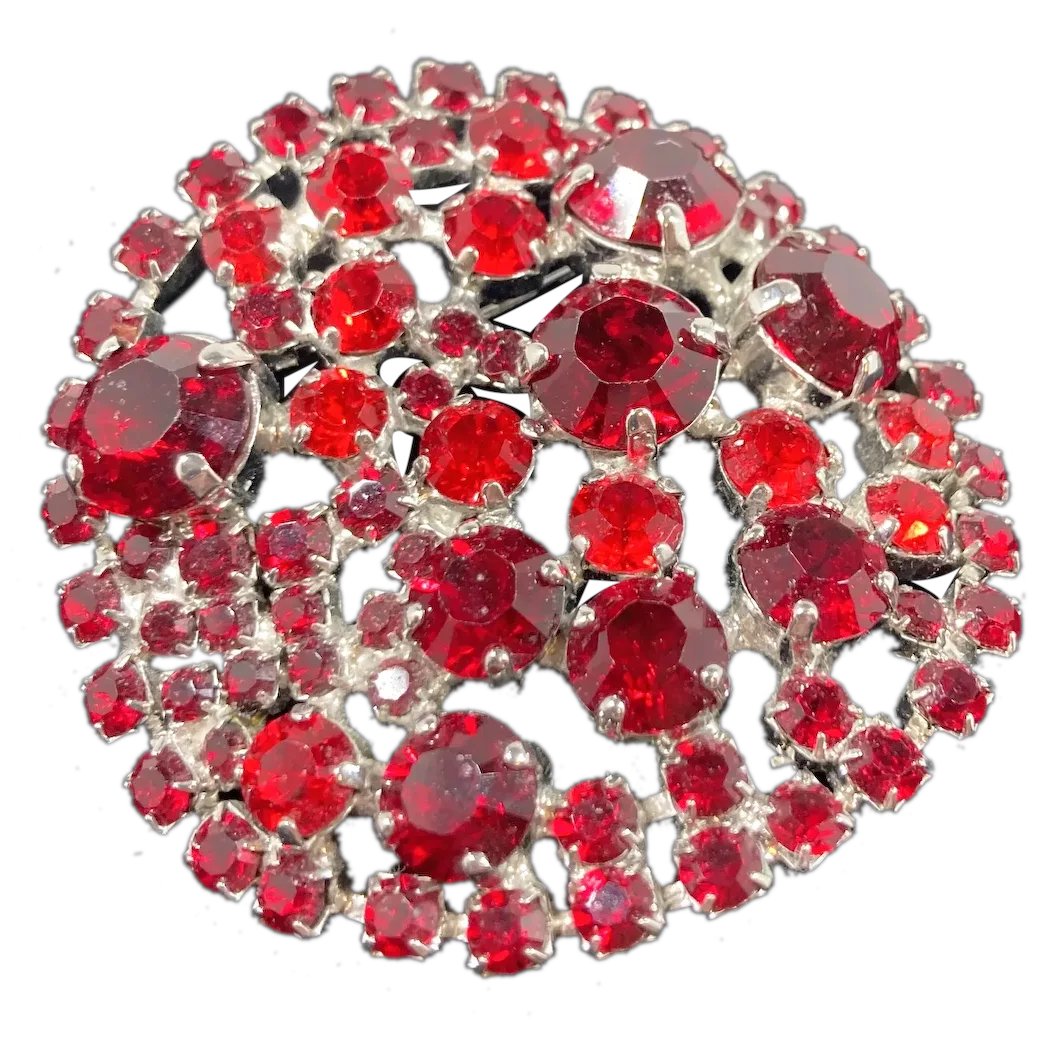 Dimensional Round Garnet and Ruby Red Glass Rhinestone Brooch #rubylane #vintage #brooch #rhinestones #vintagejewelry #giftideas #jewelryaddict #vintagebeginshere #fashionista #diva #glam rubylane.com/item/136230-E1…