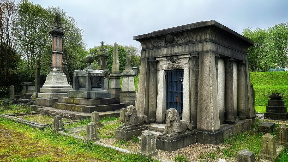 Illingworth & Holden granite tombs in Undercliffe’s Historic Core. Seriously wealthy Victorians, no local sandstone for those lads!