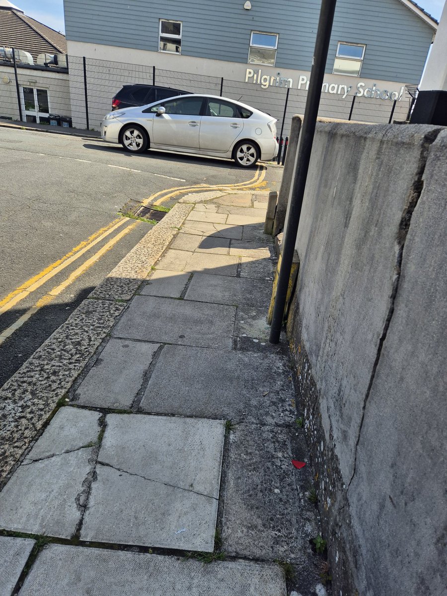 BeccytheRN's tweet photo. No matter how many times it's reported  @plymouthcc  ignore the parking issues around my child's primary school https://t.co/pDRCEfjdEJ