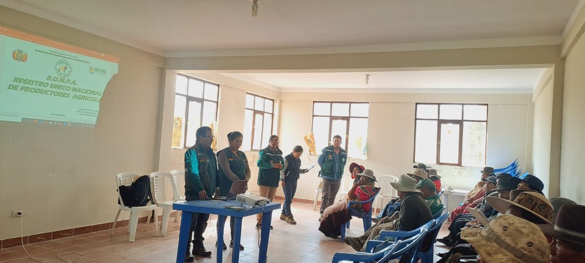 SenasagBolivia's tweet image. #Oruro
🇧🇴⚙️SENASAG-MDRyT, realizó el taller de socialización de Registro Único Nacional de Productores Agrícolas #RUNPA y Registro Único Nacional de Sanidad Agropecuaria #RUNSA, a productores del municipio de Antequera.