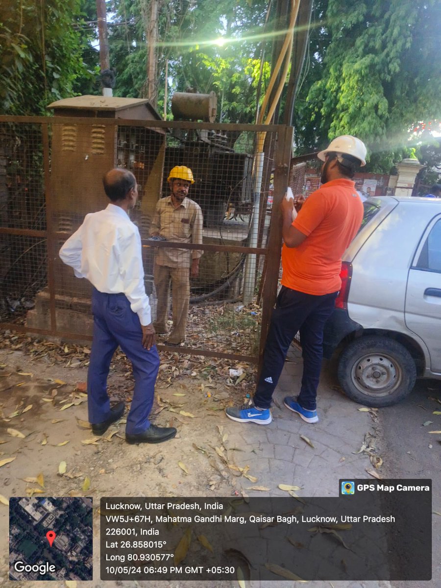 ResidencySdo's tweet photo. हनुमान सेतु उपकेंद्र के अंतगर्त फूट पेट्रोलिंग कर और परिवर्तक का लोड लेते हुए और बैलेंसिंग का कार्य कराय जा रहा है @SEEUDC8 @Mvvnlcisgomti2 @MVVNLmd @aksharmaBharat @ChairmanUppcl @eeresidenc58397 https://t.co/FLdDFkHtI7