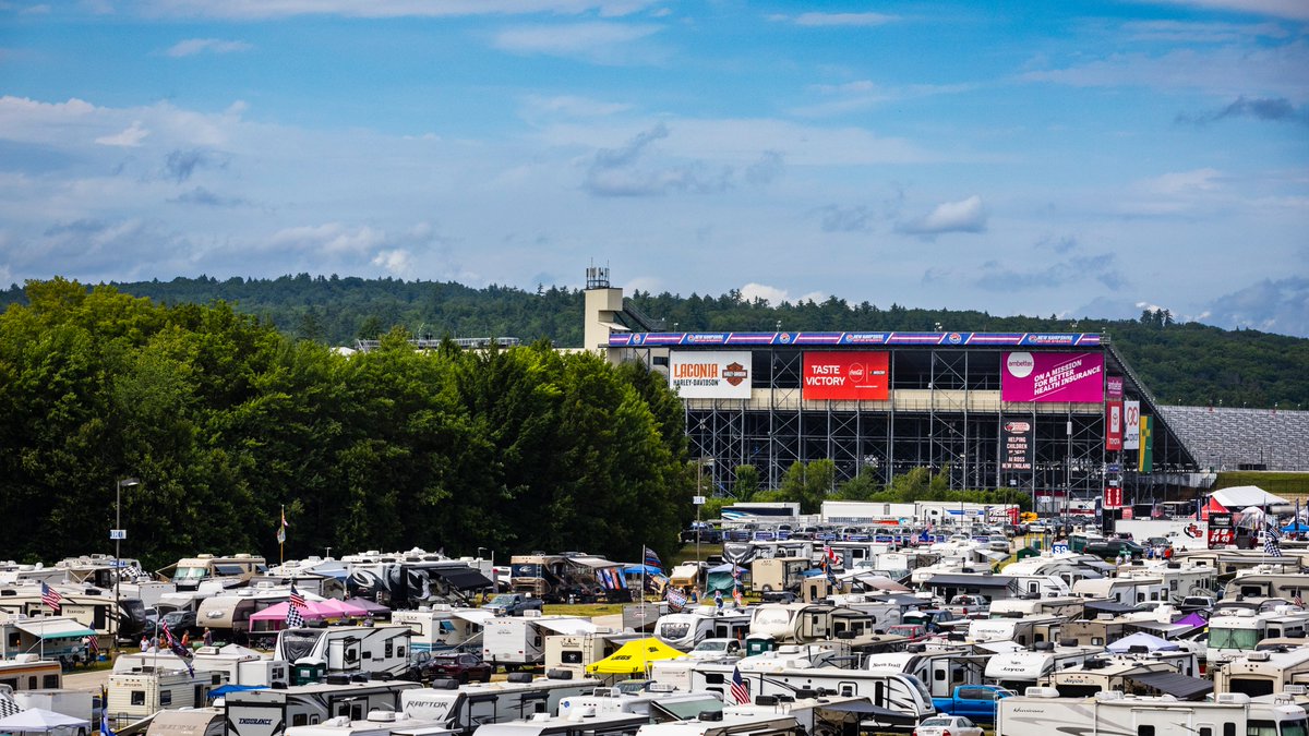 ❗️LESS THAN 300 SPOTS LEFT ❗️ Less than 300 campsites remain for New England’s only NASCAR weekend! Experience what camping at #NHMS is all about. Secure your spot NOW! 🏕️: bit.ly/24NHMSCamp