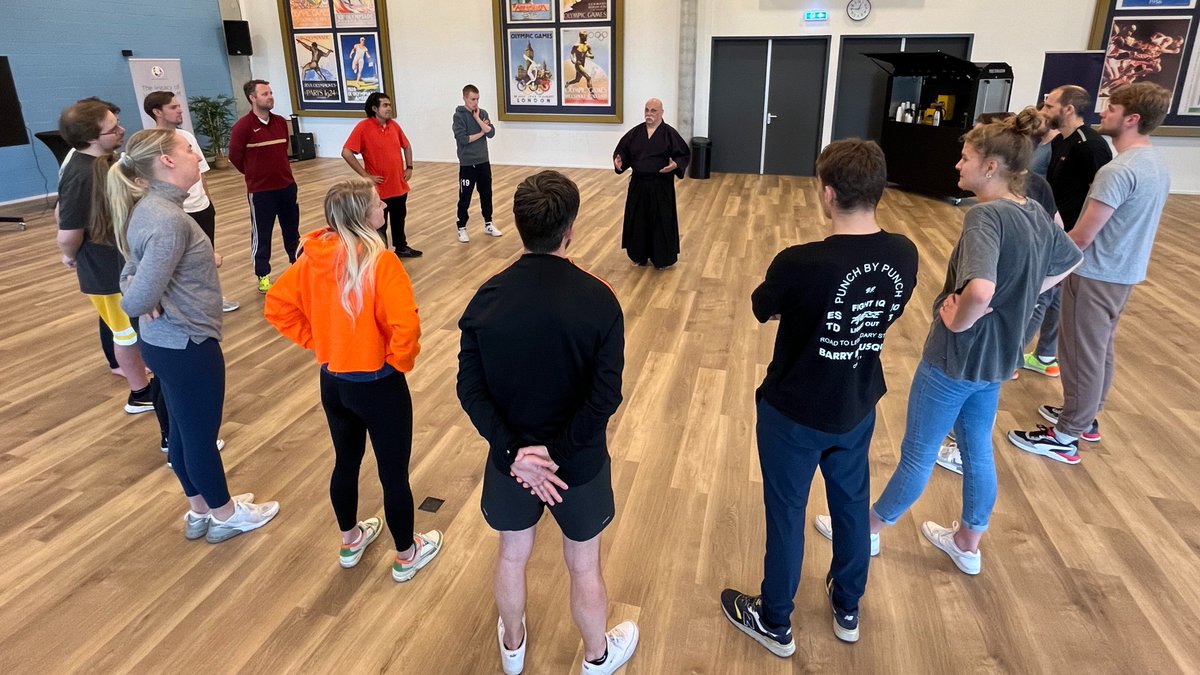 CruyffInstitute's tweet image. Our students from the Master in #SportManagement #Amsterdam enjoyed their #BalanceDay at visited the Frans Otten Stadium facilities!

It was a day focused on balance and communication skills, led by Henk Verschuur, a Soke Shihan and teacher of Japanese martial arts.