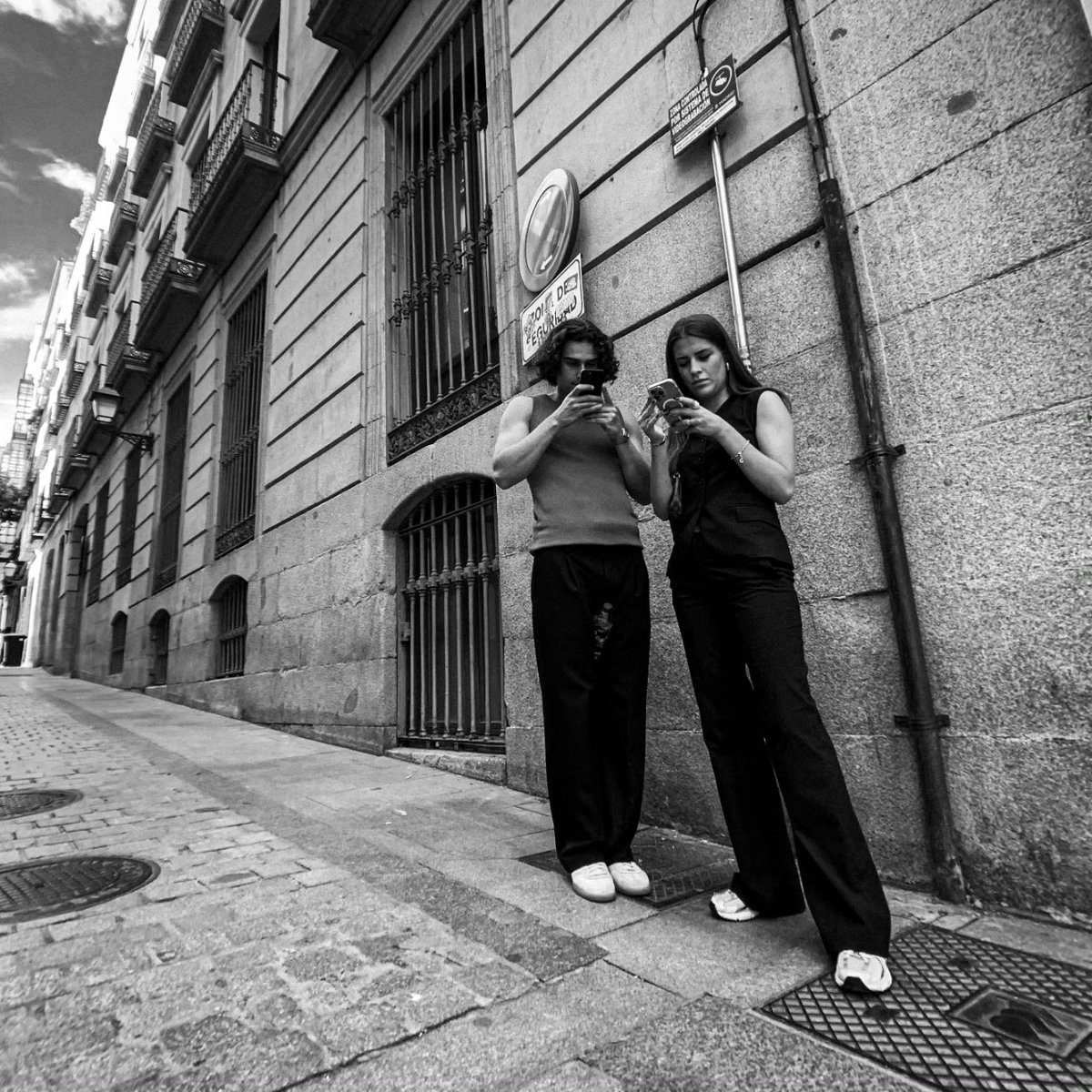 gutivis's tweet photo. Fazia muito tempo que não fazia umas fotos street, ontem peguei meu iPhone Xr antigo com uma @moment 18mm pra testar e curti muito o resultado. https://t.co/gG2CqpE4EE