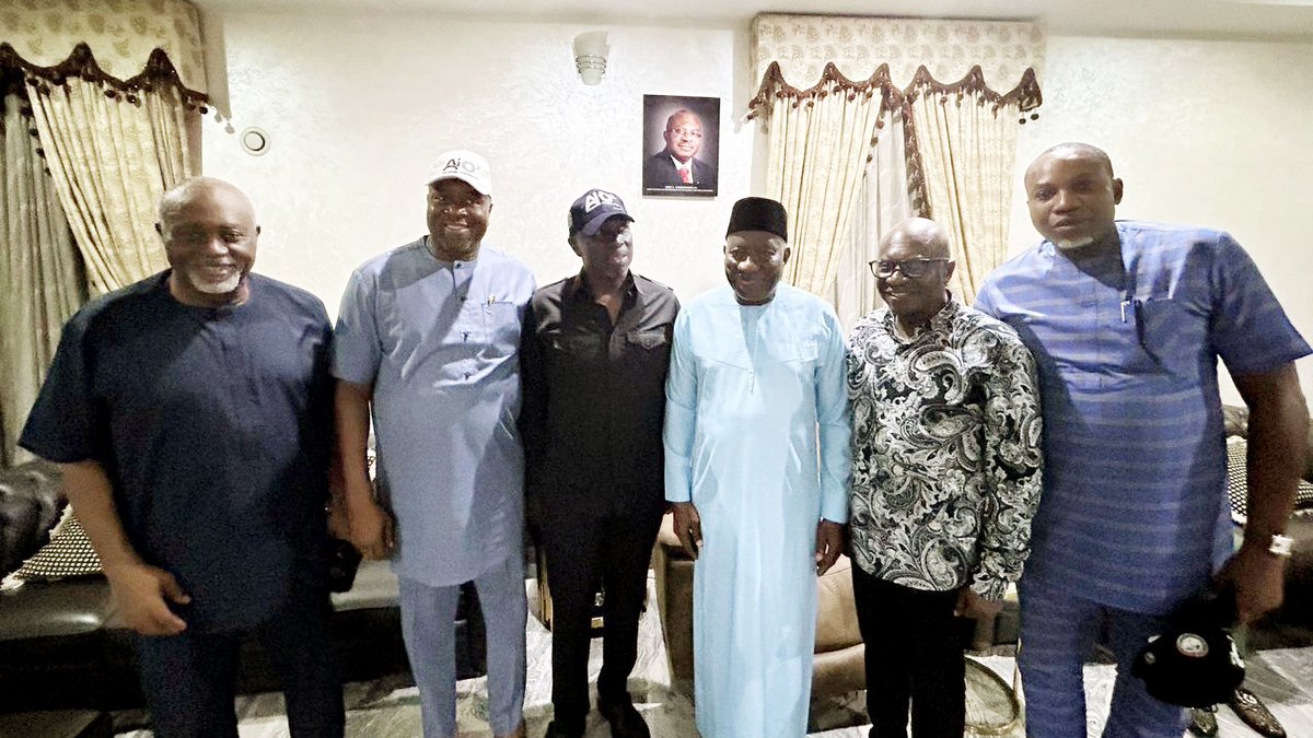 I paid a courtesy visit to His Excellency, former President Goodluck Jonathan @GEJonathan in the company of the DG of our Campaign Organisation, Hon. Matthew Iduoriyekemwen, some associates and members of our team. We had very enriching discussions on Nation building, democracy,…