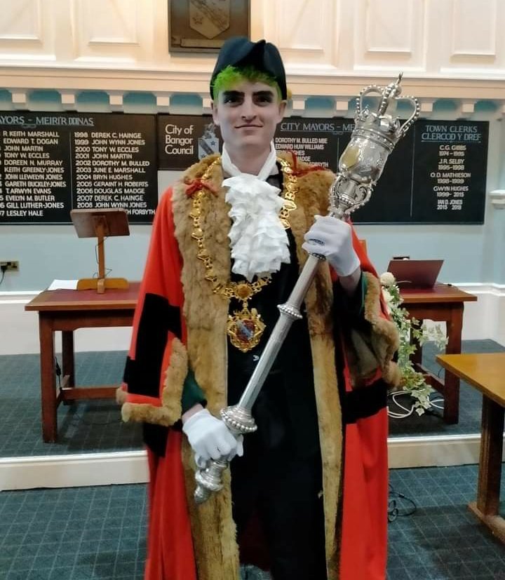 How the time flies! Three years ago today I started the greatest honour and privilege of my life by becoming Mayor of Bangor. I owe everything to our wonderful City and I was so humbled to be able to serve as its Mayor for the 2021/22 term.

Diolch o galon i chi! ❤💙