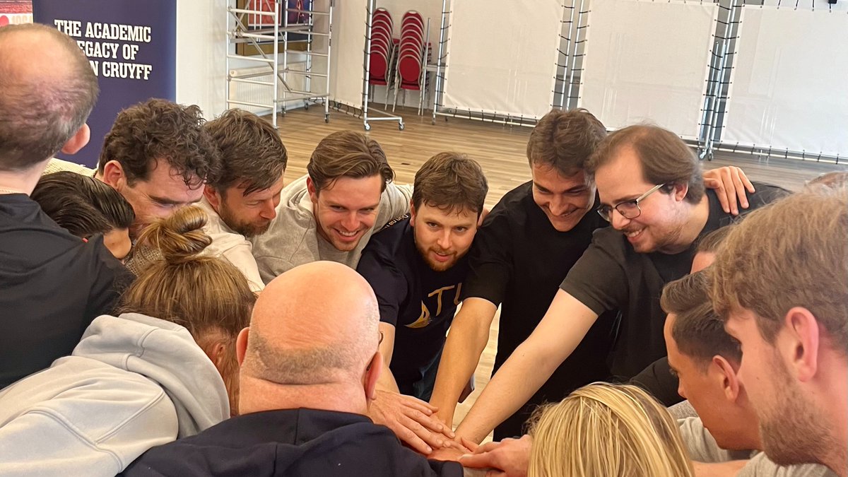 CruyffInstitute's tweet image. Our students from the Master in #SportManagement #Amsterdam enjoyed their #BalanceDay at visited the Frans Otten Stadium facilities!

It was a day focused on balance and communication skills, led by Henk Verschuur, a Soke Shihan and teacher of Japanese martial arts.