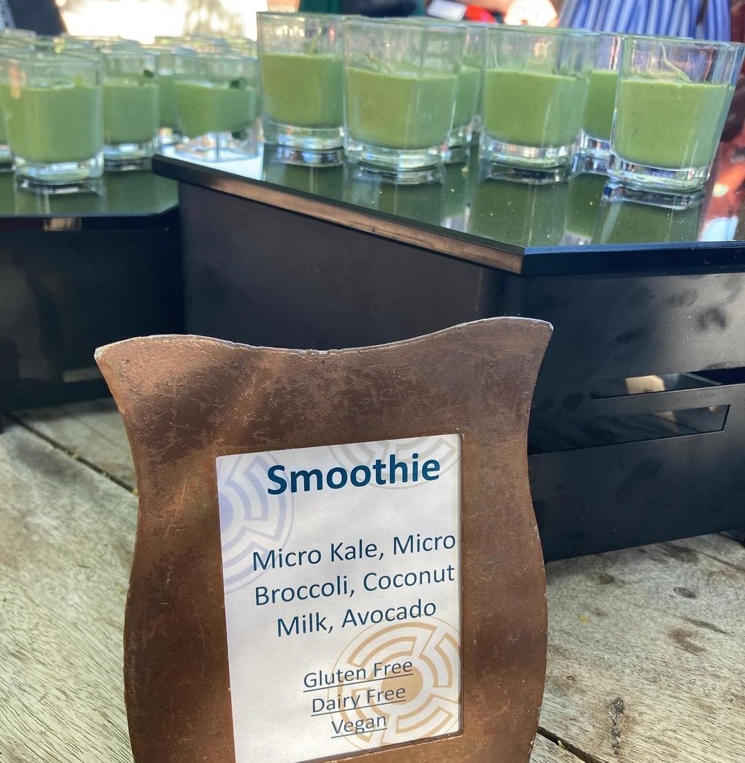 Thinking back to the #sponsoredevent by @AeroFarms showcasing fresh and sustainable microgreens.
🥤smoothies
🍲 bowls and salads
🍹margaritas 

Aerofarms is available for purchase in a variety of retailers. Convenient to boost your veggie intake!

Everytime you eat #haveaplant.
