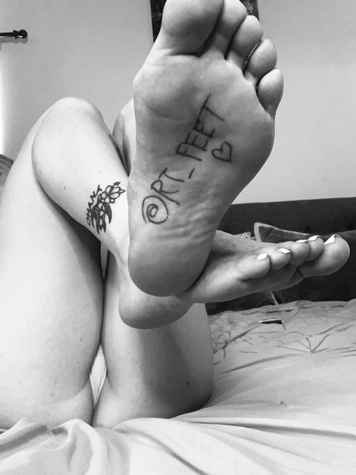 FOLLOW @nuttybuddys2024 Just look at Her beautiful soles with my dedicated fansign @rt_feet. Perfect to worship! findom footfetish find