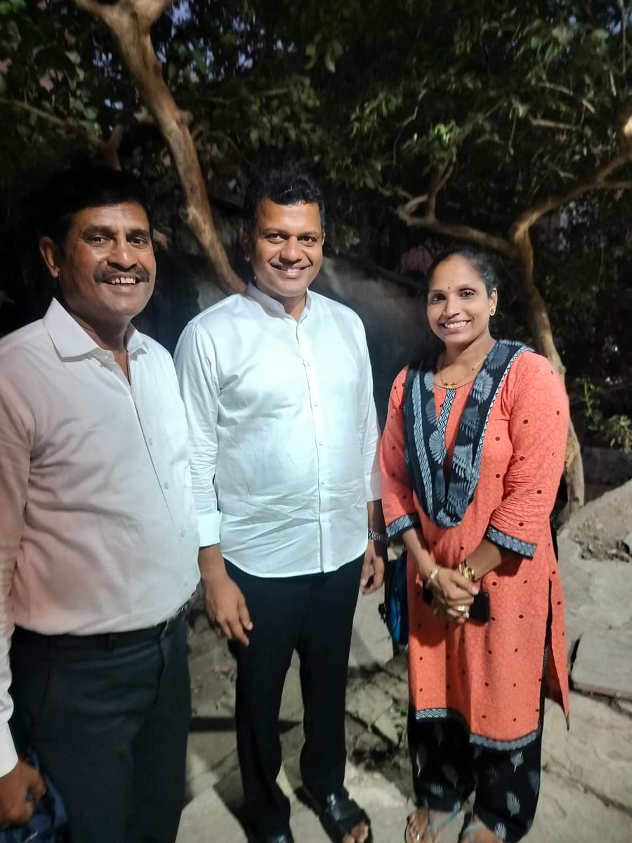 CaptBrijesh's tweet image. Temples &amp;amp; Tulu will always make Mumbai feel like home away from home.

Visited the Jagadamba Kalabhairva temple in Jogeshwari where I also met people from different parts of our coastal Karnataka who have made this city their own. 

#AmchiMumbai #Tulunadu #MumbaiDiaries