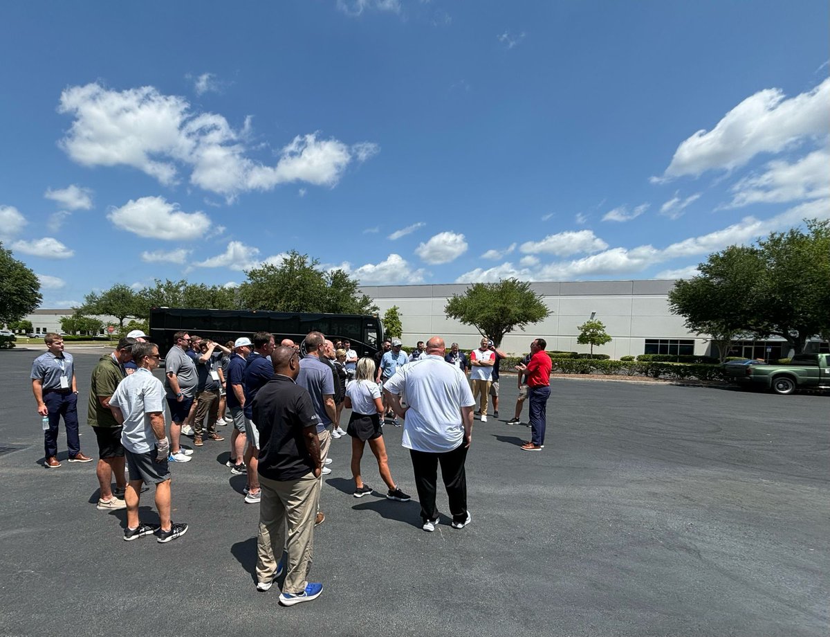 BurbankSportNet's tweet image. There's nothing that our crew enjoys more than getting the opportunity to share what we do!

Thanks for stopping by, @allisportsgroup!

#AlliSportsSummit24 #AnotherBurbankNet