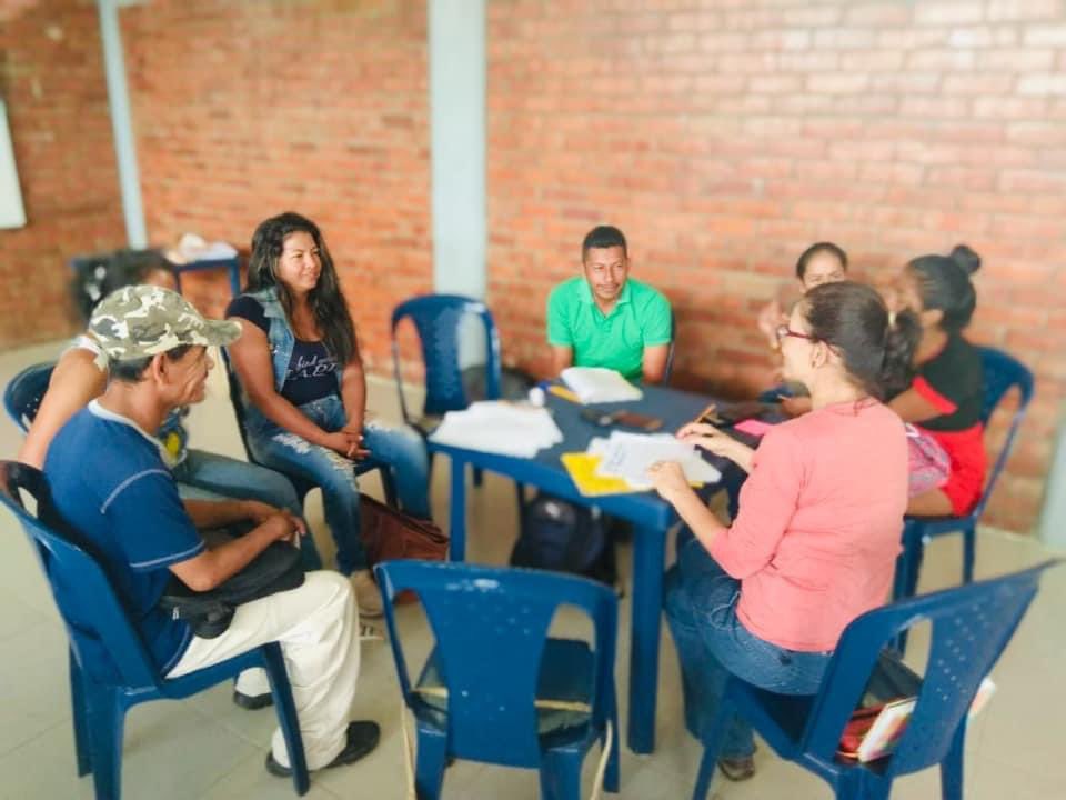 IreneVelezT's tweet photo. Briseida arrancó sus matas de coca convencida de que superaríamos la guerra. Cuando el gobierno quiso hacer trizas la Paz, ella fue bastión de lucha por defenderla. A mí me enseñó un feminismo rural y popular.

Buen viaje de vuelta a la tierra🌈Siempre serás semilla de esperanza. https://t.co/qYgeT21ZRM