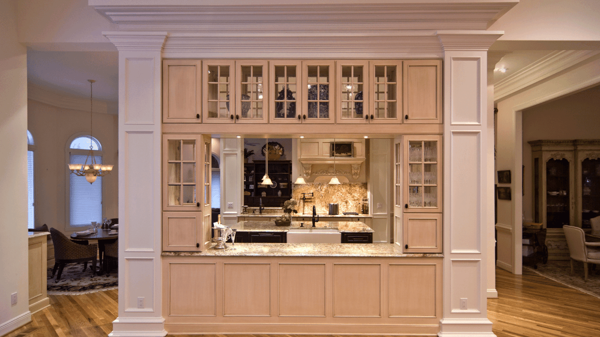 KettlerDesign's tweet image. Let the styling of your kitchen transport you to anywhere in the world. 📸 by J. Stephen Young 🌀 Featuring Touchstone Fine Cabinetry 🌀 AGM Imports granite countertops #loveyourkitchen #karenkettlerdesign