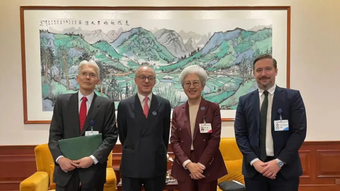 📷'CBBC's President Lord Sassoon, Vice Chair Gordon Orr, and Managing Director, China, Tom Simpson, attended this year’s China Development Forum (CDF) ... in Beijing.' Oh and yes, there is a woman in the picture but we 're not going to bother you with her name.