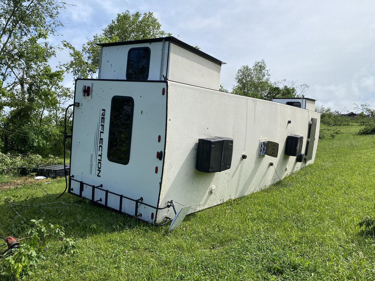 LukeBetchner's tweet image. The TN Tornado hit our land and pretty much destroyed everything. Funny that @elonmusk @Starlink looks like it survived and we think came out fine. Guess it’s EF-3 rated 😬 Long road of clean up ahead. #nashville #springhill #tornado #starlink