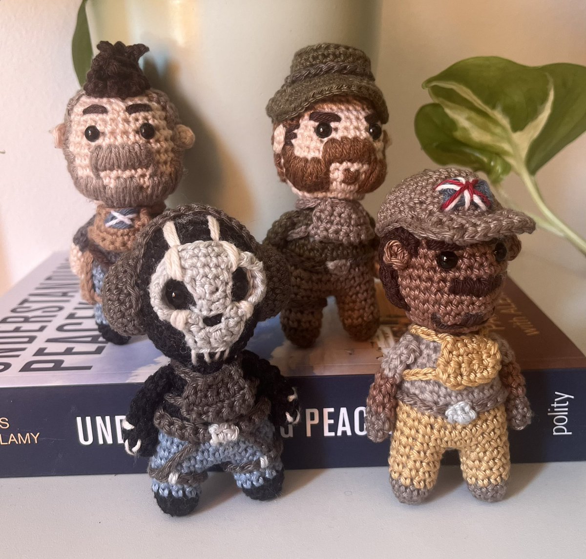 FoxTheRedCat's tweet image. Mission accomplished!💥
The Task Force is assembled!
——
#CallofDuty #taskforce141 #JohnPrice #SimonGhostRiley #SoapMactavish #GazGarrick #CoD
Though I need to stop making up the pattern as I go🥲