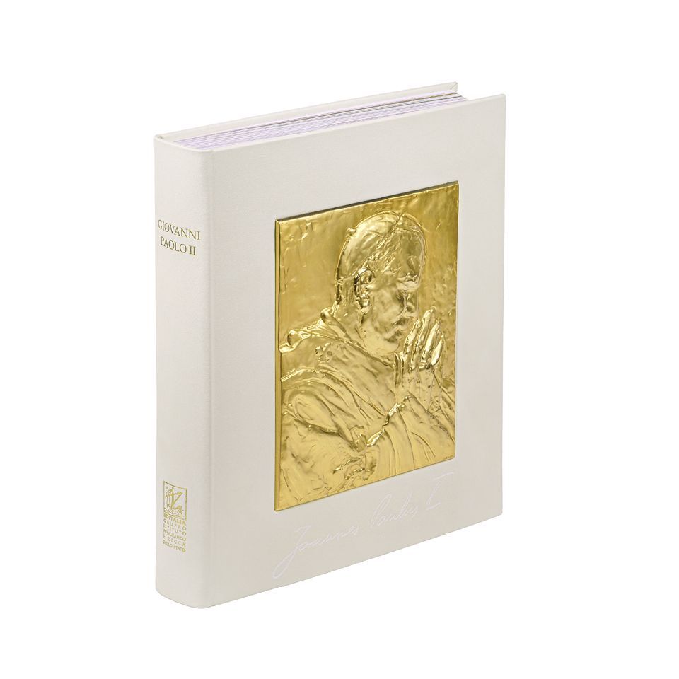 💎 Get ready to elevate your collection with the rare and valuable limited edition artist's book GIOVANNI PAOLO II. This exclusive piece is a must-have for collectors looking to add a unique and prestigious item to their repertoire.✴️ 

🇮🇹 🇬🇧   🔗 🧵 👇 
+ #NFT  🔐 

#RareBooks