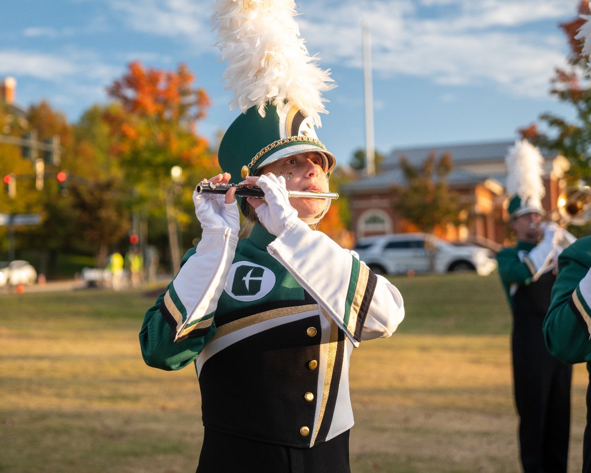 PNNMB's tweet photo. Next on our list of Graduating Seniors we have Grace Owens! Grace is graduating with a degree in Communication Studies after four years as a member of the Piccolo Section. Grace also served as a member of the Field Crew. 💚⛏️ #graduatingsenior #pnnmb #unccharlotte https://t.co/vvITKDtStx