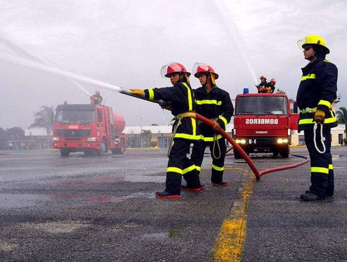 #AduanadeCuba ha organizado un grupo de acciones y actividades para el desarrollo de la Edición 58 de la Jornada Nacional del Sistema de Seguridad Contra Incendios, Protección Física y Náutica a celebrarse del 13 al 19 de mayo del presente año. . . . #CubaProtege