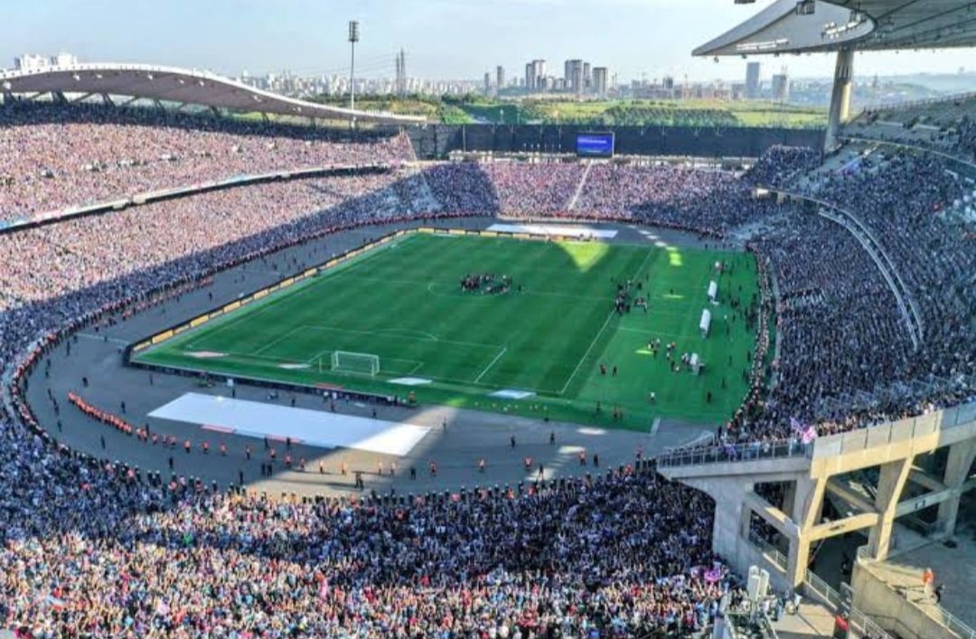 Marka değerinden bahsediyorsanız, #Trabzonspor #Beşiktaş finaline Atatürk olimpiyat stadyumu yakışır. @TFF_Org @Trabzonspor @Besiktas ❤️💙&🖤🤍