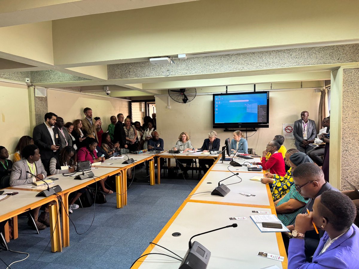 Denmark_UN's tweet photo. 🇩🇰 and 🇨🇷 were proud to host in person consultations with civil society at UNSCS on the creation of a “How to UNMute Manual”. 

The manual will provide concrete and practical guidance for states to ensure inclusive and effective CSO participation at the UN. https://t.co/1bcZ8hwzW4