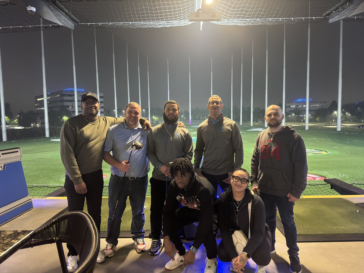 Congratulations to this great team, enjoying their well deserved Top Golf event for winning #TeamForce March Madness 💪🏽💪🏽 #lifeatATT #TeamForce #TeamSupreme.