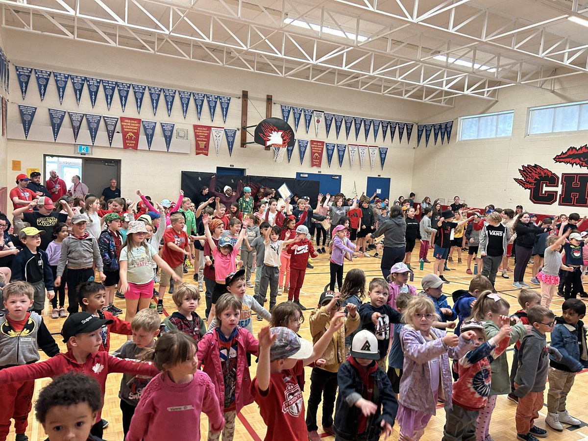 CouchichingHeightsPS tweet media