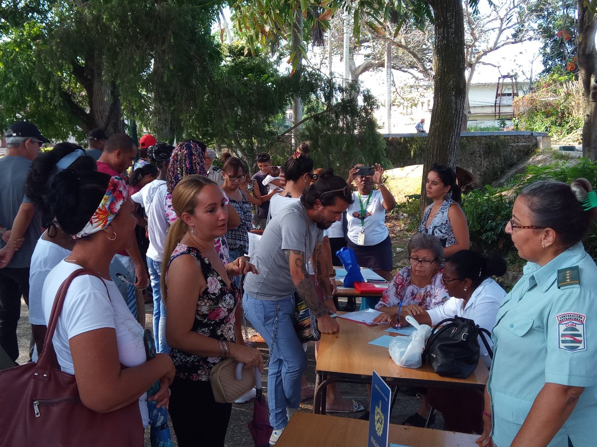 #AduanaInforma: En todos los municipios del país se realiza la Feria Nacional de Empleos. En el municipio Boyeros, presente la #AduanadeCuba y la #AduanaAIJM. Presentes en este espacio de #GenteQueSuma. . . . #AduanadeCuba #EstaEsLaRevolución