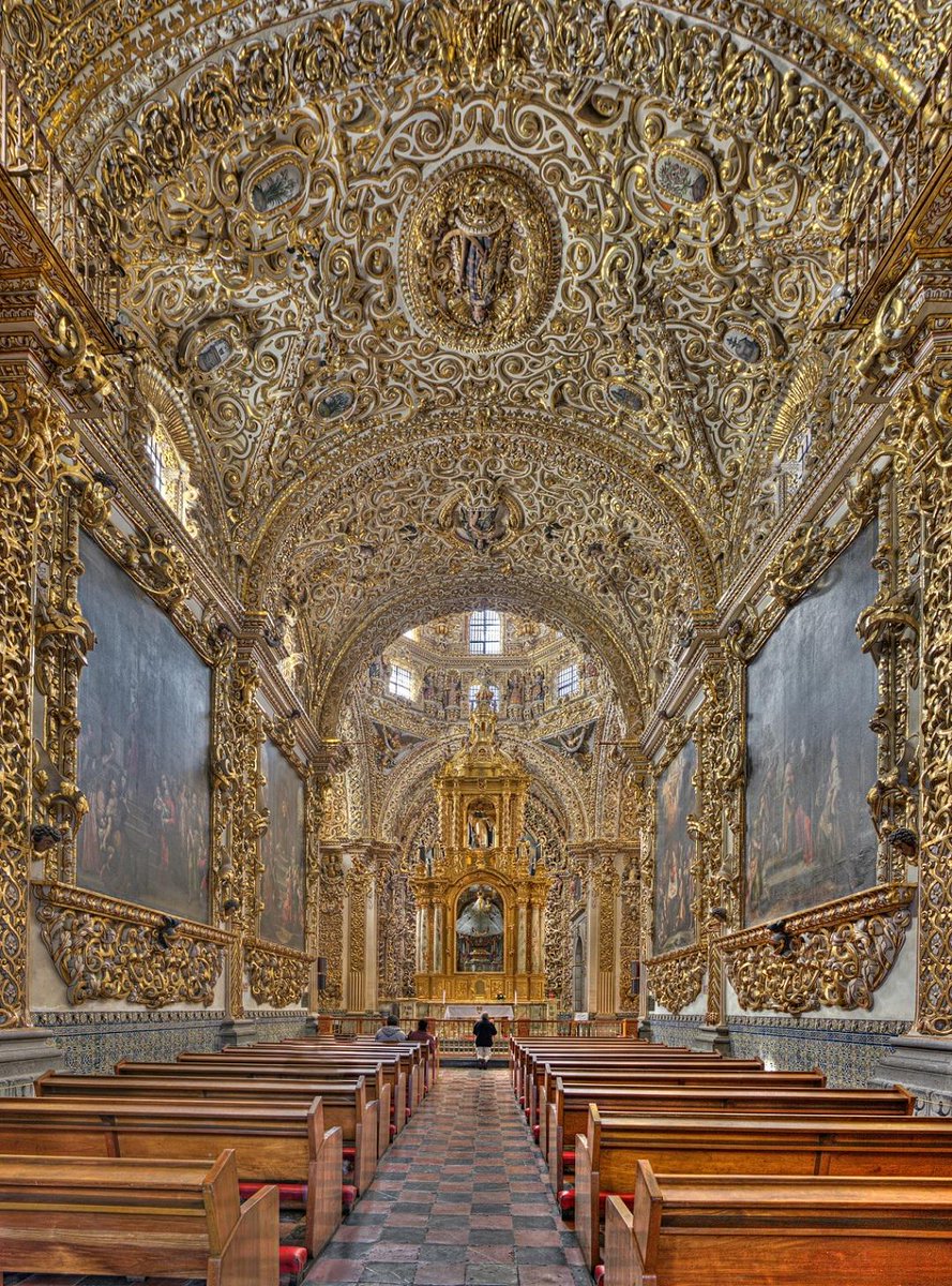 This is the Chapel del Rosario in Puebla, Mexico.

When it was finished 334 years ago they called it the Eighth Wonder of the World.

See, people usually associate Baroque Architecture with Europe, but some of the best Baroque is in Latin America...