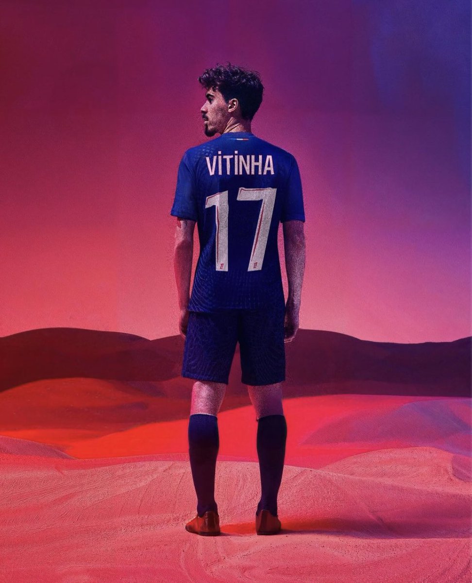 S7EVEN_UP_'s tweet photo. @MediaParisien Qui d’autre que le GOAT ? https://t.co/C9ZbJtTSR8