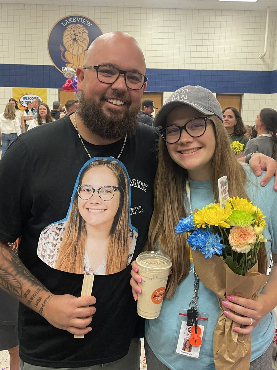 Gotta give my wife some credit here. Being a coach’s wife is no easy task. But being a coach’s wife, a kindergarten teacher, AND pregnant is a whole other level. Couldn’t be more proud of you Keely Shae! Love getting to do life with you and celebrate all of your successes. 🤘🏼