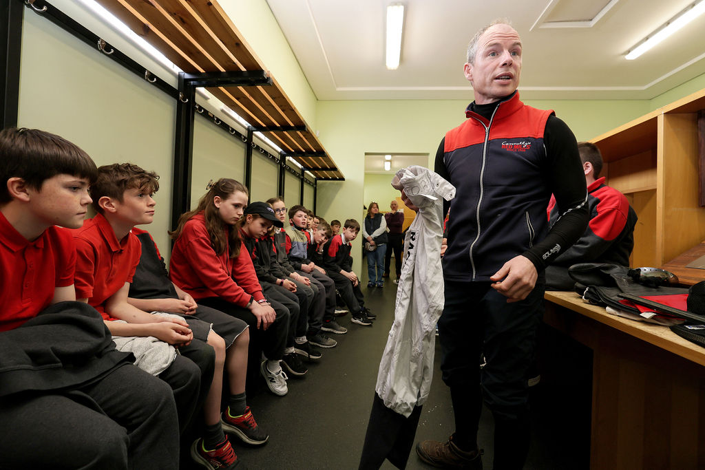 We were delighted to host children from local Naas schools on Wednesday for a special @HRIRacing Juniors education day at ahead of our first Family Fun Day this weekend 🏇 Read all about it 👉shorturl.at/bnMRS #HRIRacingJuniors #NaasRC #NursryofChampions