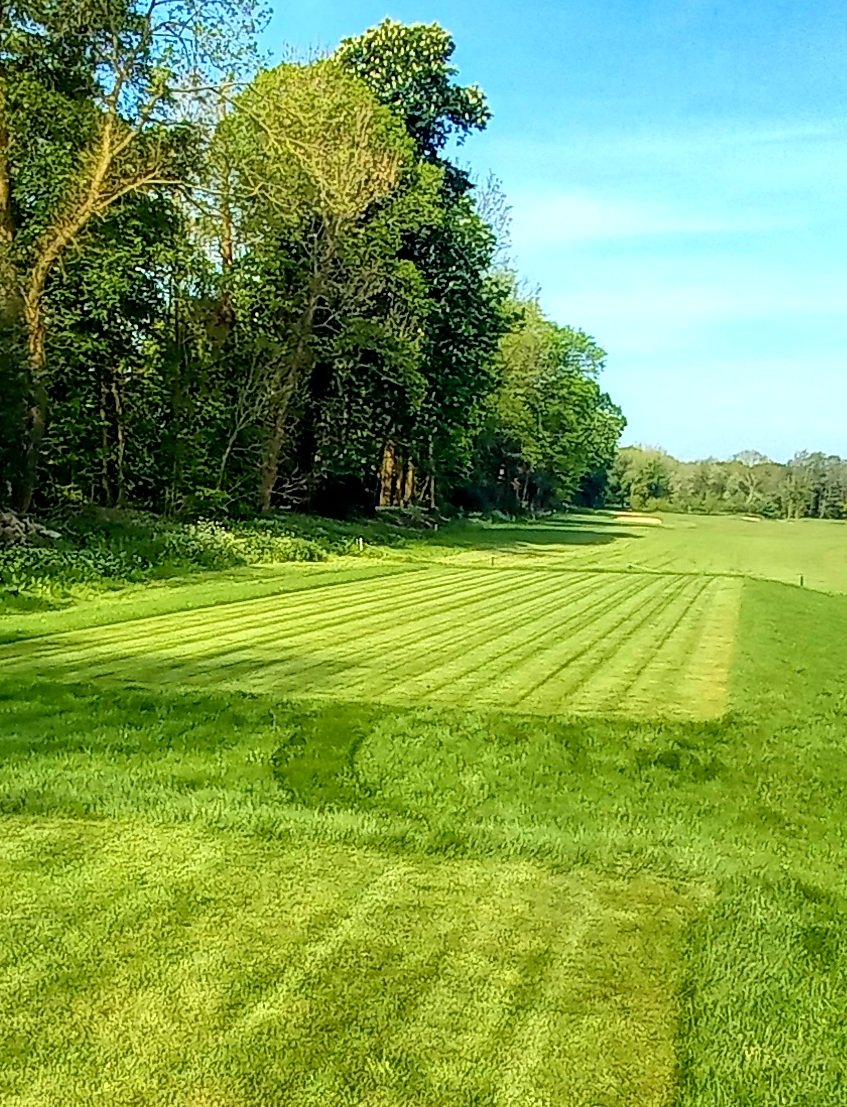 Course is glowing nicely in the sunshine after a four day blitz in this shortened week.
Full cut throughout, fairways doubled, added bonus getting greens dressed and 6th tee prepped for opening this weekend <a href="/baronessuk/">Baronessuk</a> <a href="/SouthwickParkGC/">Southwick Park GC</a>