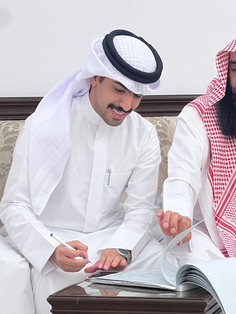 ﴿ وَمِنْ آيَاتِهِ أَنْ خَلَقَ لَكُم مِّنْ أَنفُسِكُمْ أَزْوَاجًا ﴾  

 الحمدلله الذي بنعمته تتم الصالحات 
      تم بحمدلله تعالى وفضله

  " عـقـد قـراني "

  سائلاً المولى عز وجل لنا ولكم التوفيق

اخــوكم : فــواز خـضـير الدمـيثه