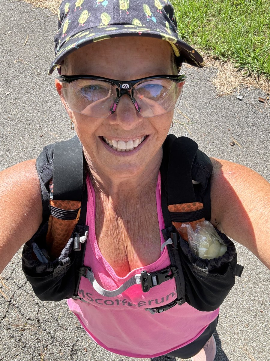 Warm and sunny 7.50 miles ☺️ Avocado hat today just for fun! 🥑 Happy running everyone!!!

#IRun4Aiden #MSCoffeeRunners @Orangemud #MindOverMatterAthlete @ROADiD