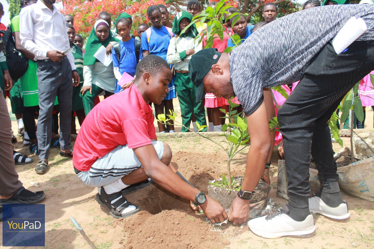 Empowering the next generation to take the lead on climate action! @youpadofficial project brings climate education to secondary schools in Abuja, where students learn and take action to address Climate Change. #YoupadClimateEducation #TreePlanting,